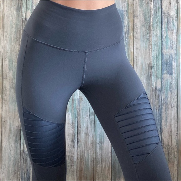 ALO Yoga Pants - Alo Yoga High Waist Moto Leggings in grey graphite